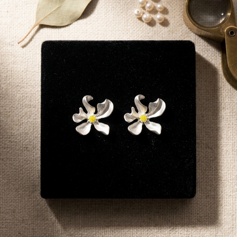 Silver Open Petal Flower Stud Earrings with Gold Crystal Centre